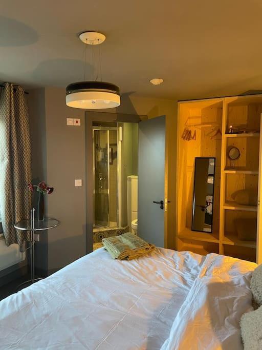 3 Bedroom Penthouse Apartment แมนเชสเตอร์ ภายนอก รูปภาพ
